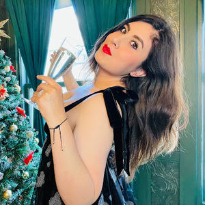 Meet your Posher, Lola